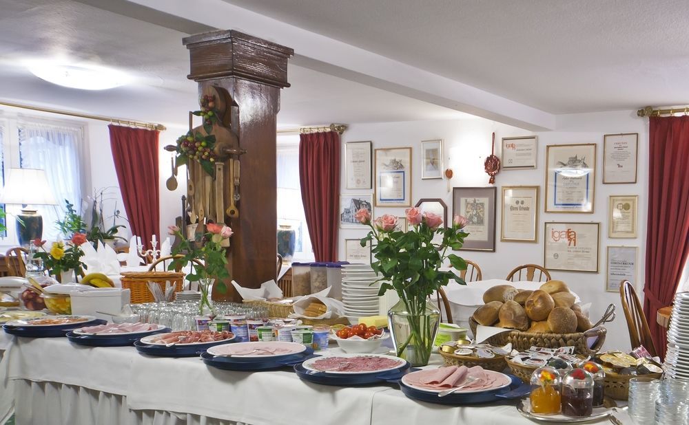 Hotel Goldener Sternen Констанц Экстерьер фото