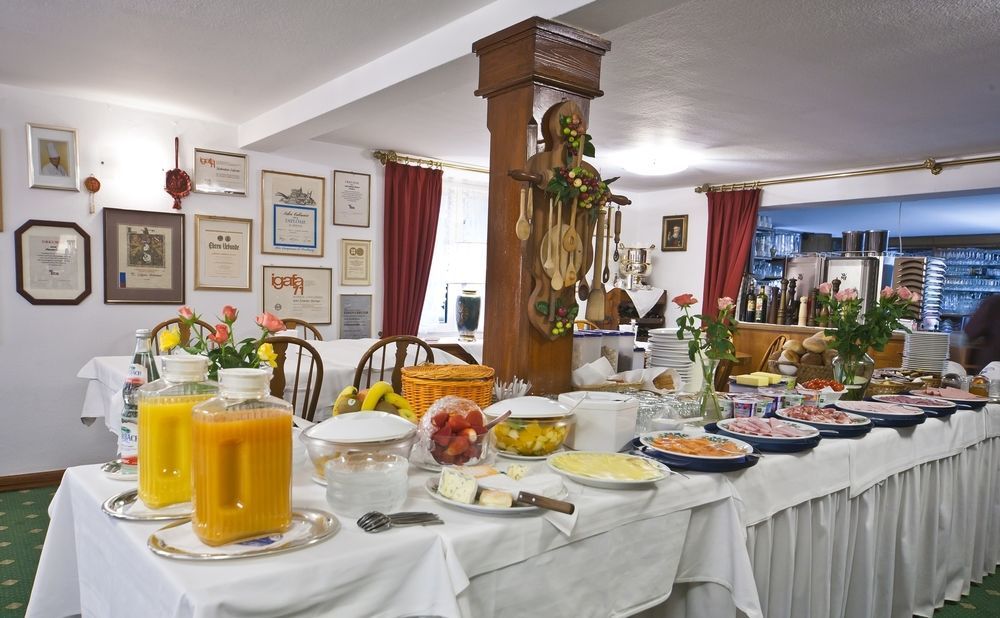 Hotel Goldener Sternen Констанц Экстерьер фото