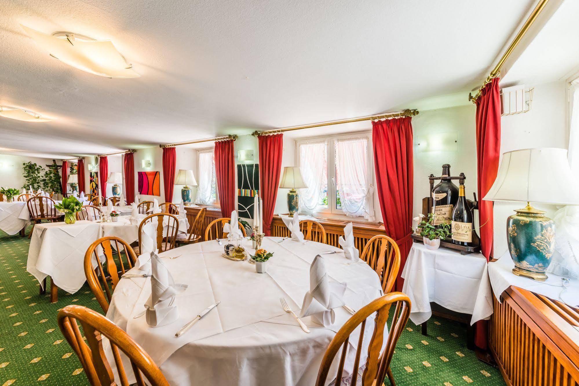 Hotel Goldener Sternen Констанц Экстерьер фото