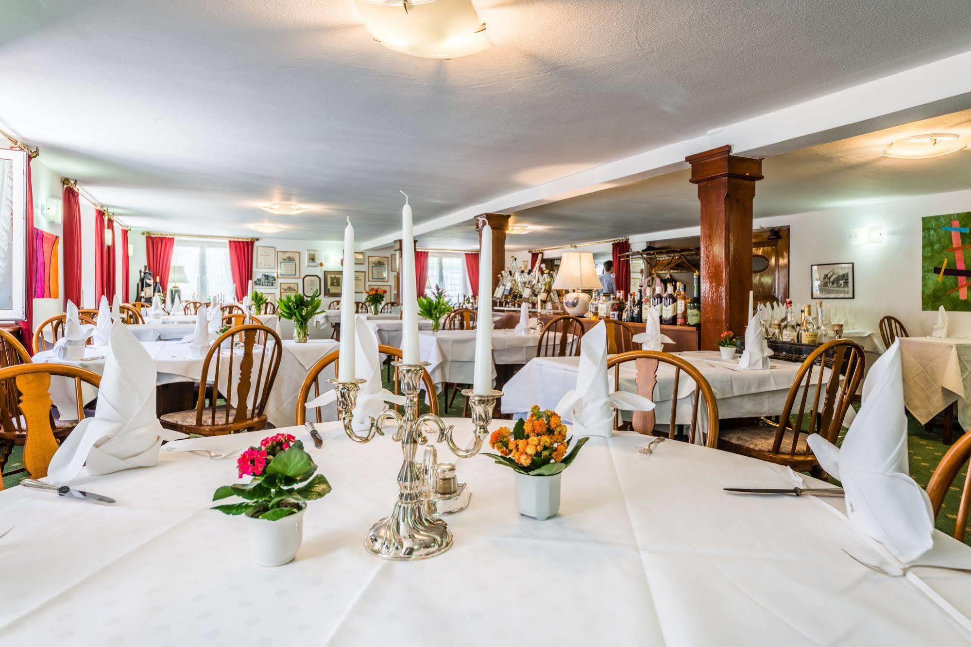 Hotel Goldener Sternen Констанц Экстерьер фото