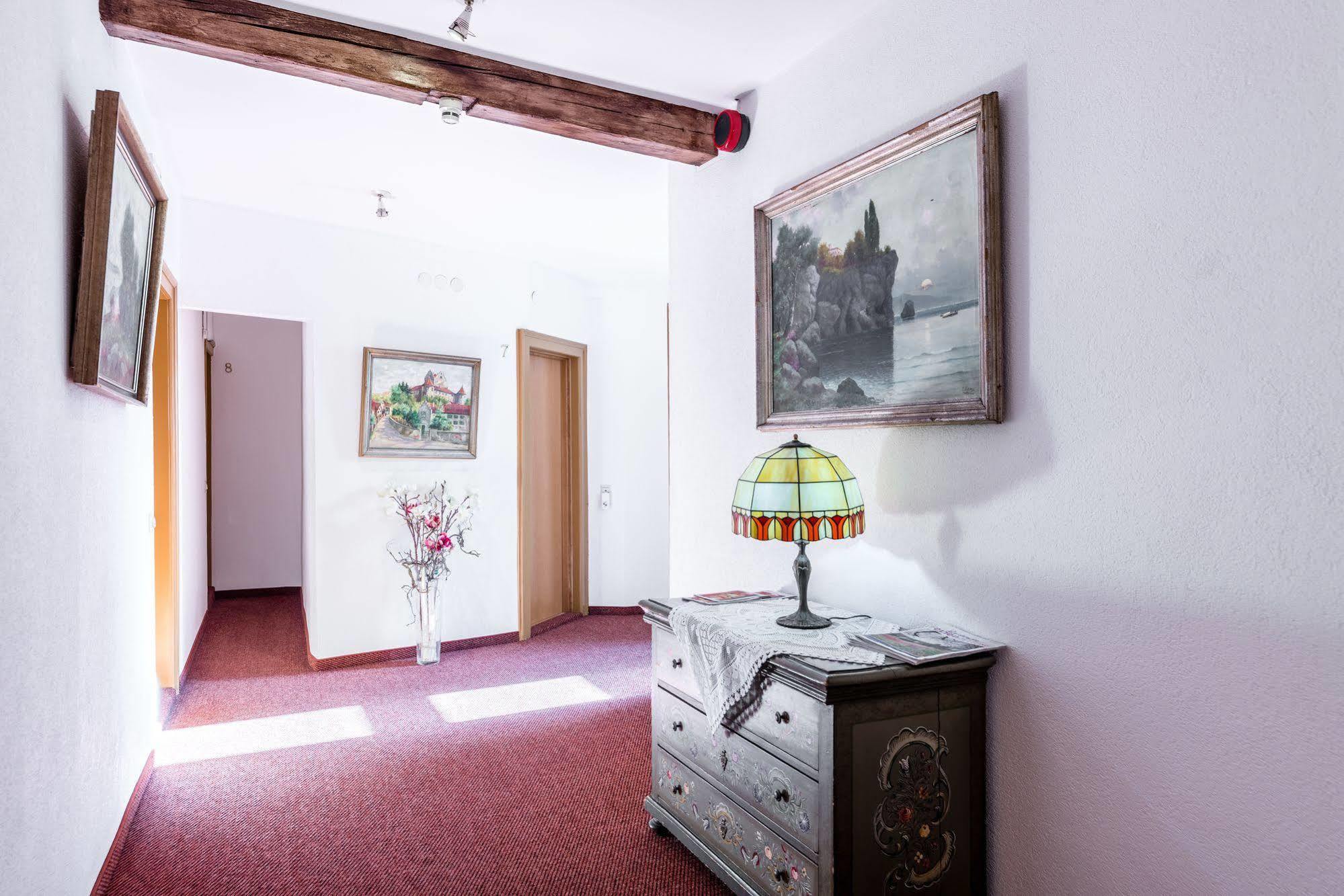 Hotel Goldener Sternen Констанц Экстерьер фото